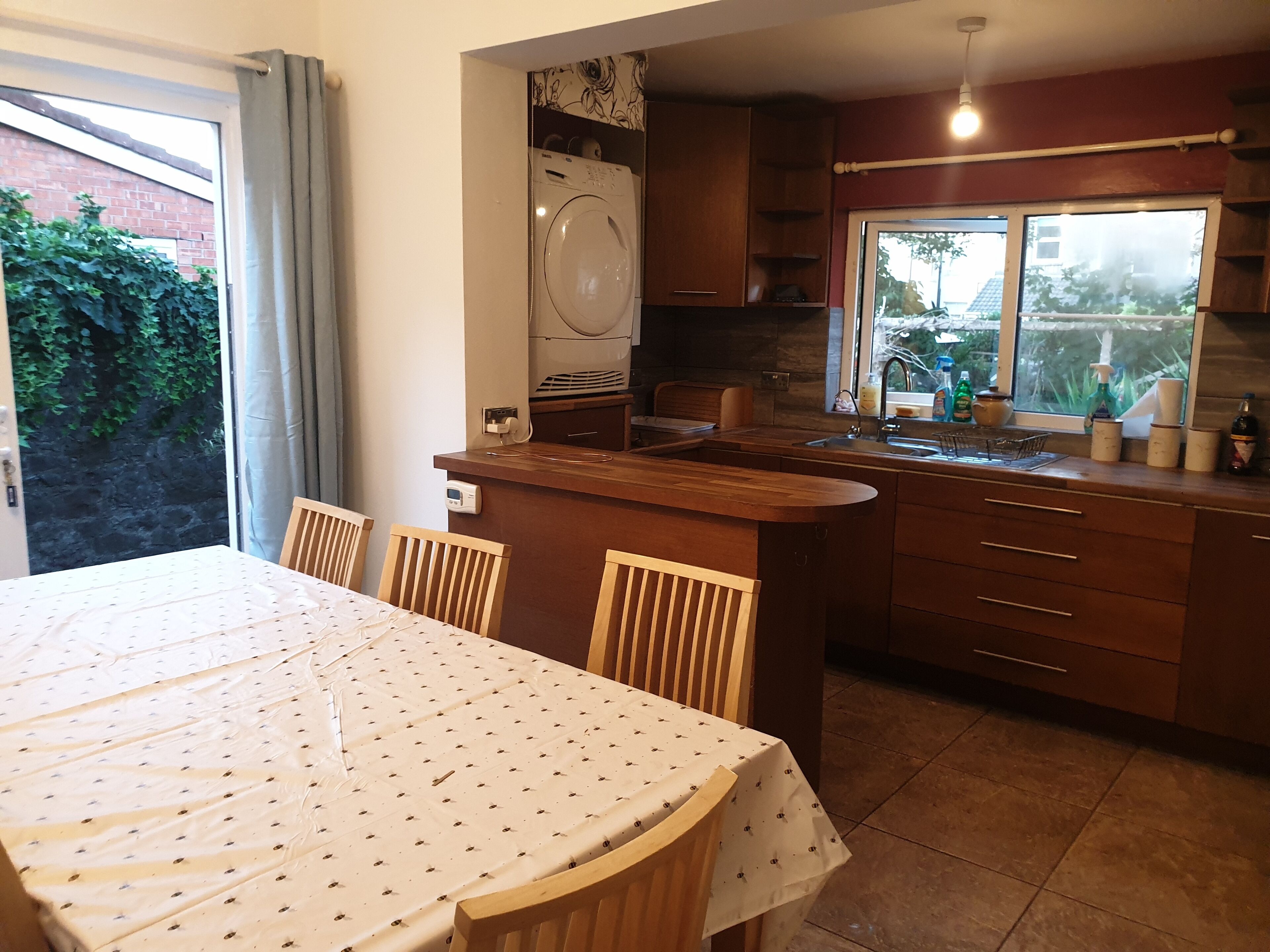 Apartment | Private kitchen | Fridge, microwave, oven, stovetop