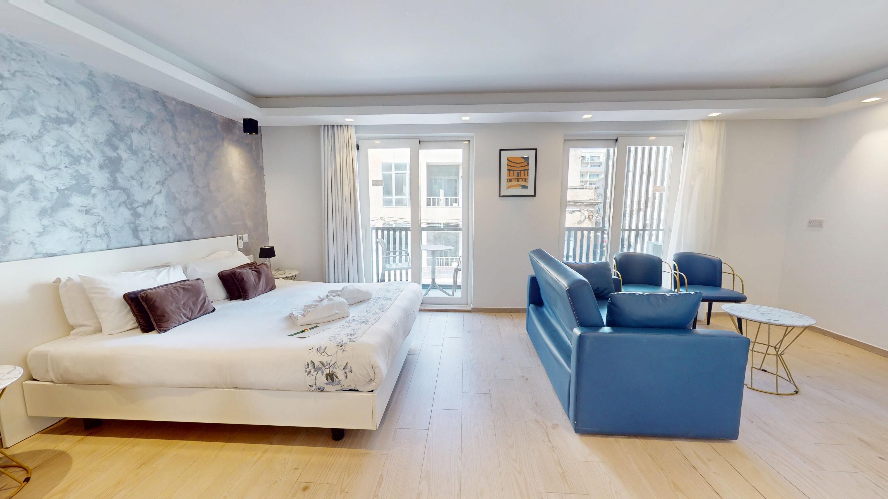 King Room with Disability Access | Cortinas opacas y sistema de insonorización