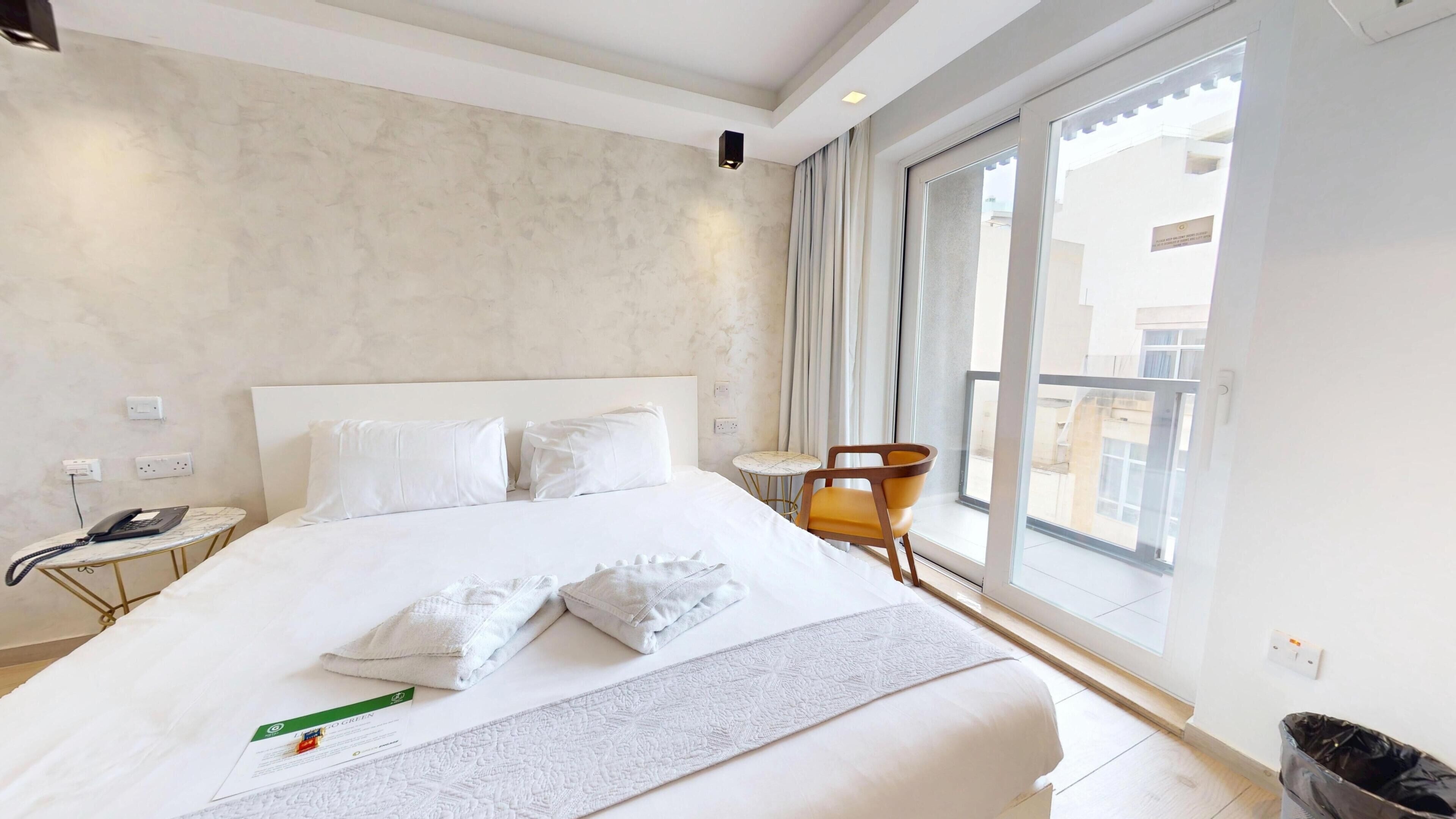 Double Room with Private Bathroom | Blackout drapes, soundproofing, iron/ironing board, free WiFi