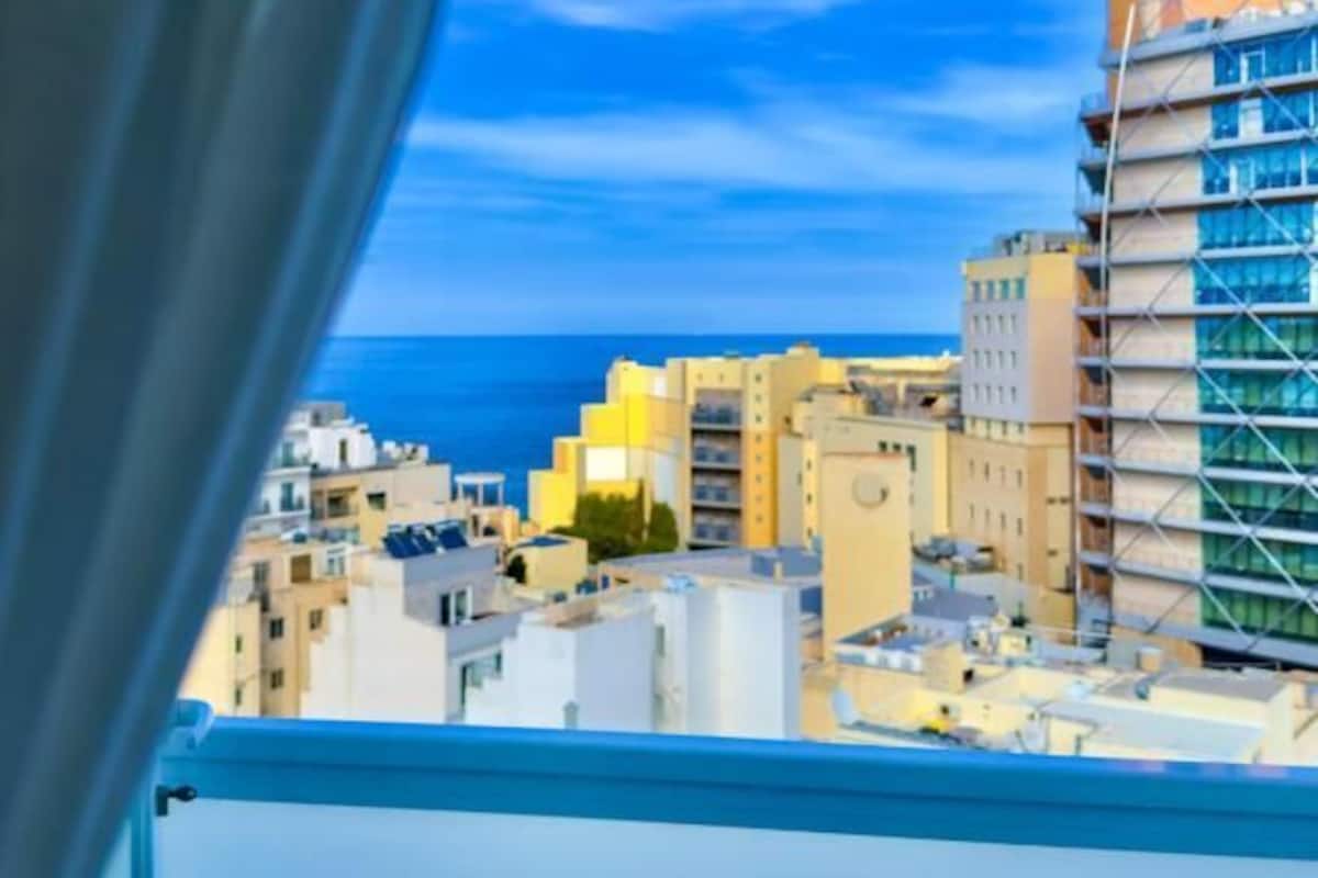 Blackout drapes, soundproofing, iron/ironing board, free WiFi