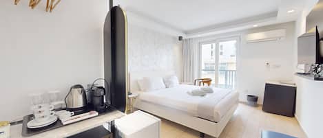 Double Room with Private Bathroom | 遮光窗帘、隔音、熨斗/熨衣板、免费 WiFi