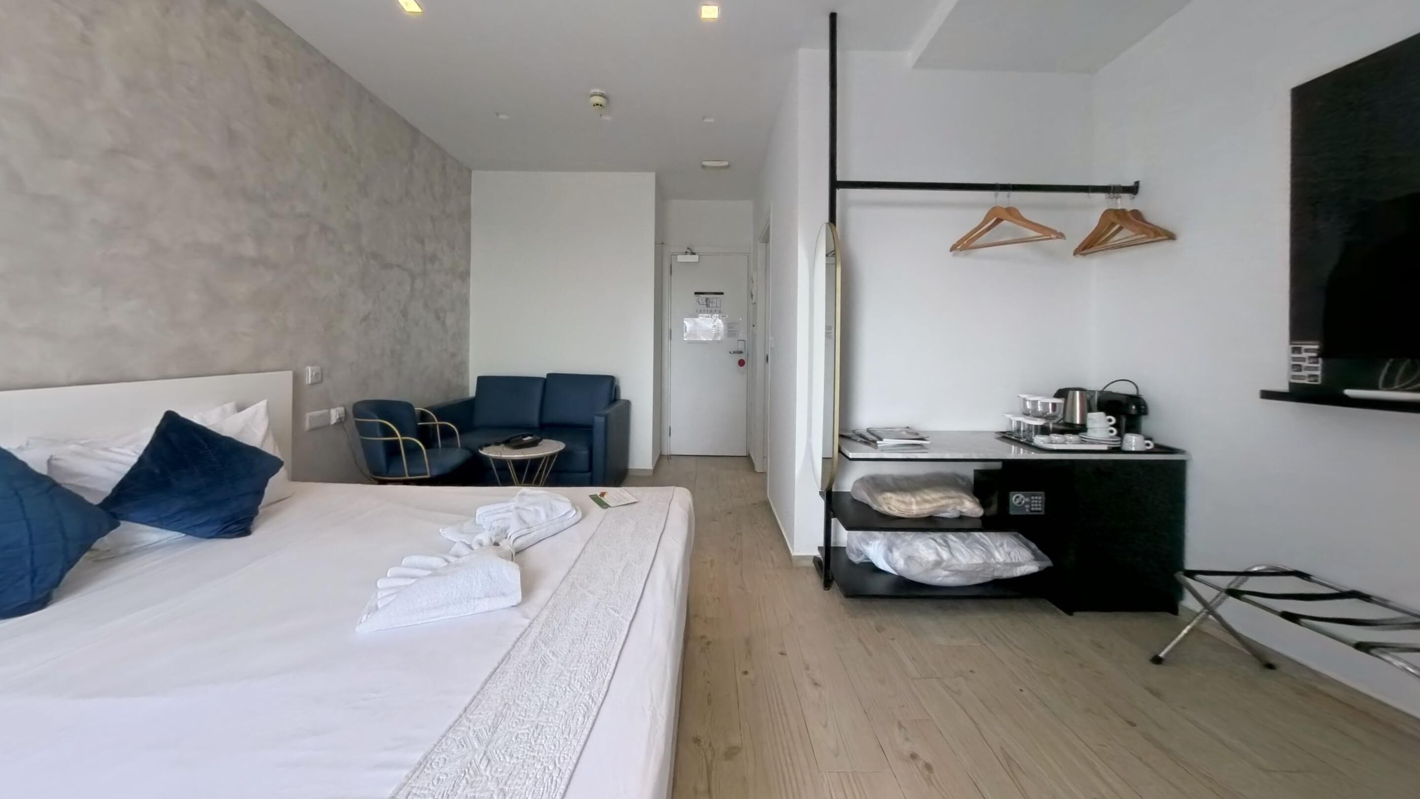 Penthouse 1 | Blackout drapes, soundproofing, iron/ironing board, free WiFi