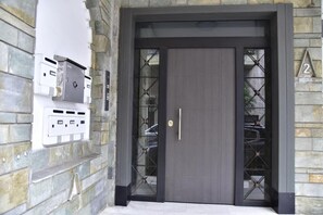 Front of property - Piraeus Class Apt GTD8324 (Piraeus)