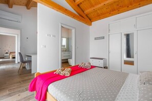 3 bedrooms, iron/ironing board, WiFi, bed sheets - Countryside Villa - Violetta with pool and garden (Brajkovici)