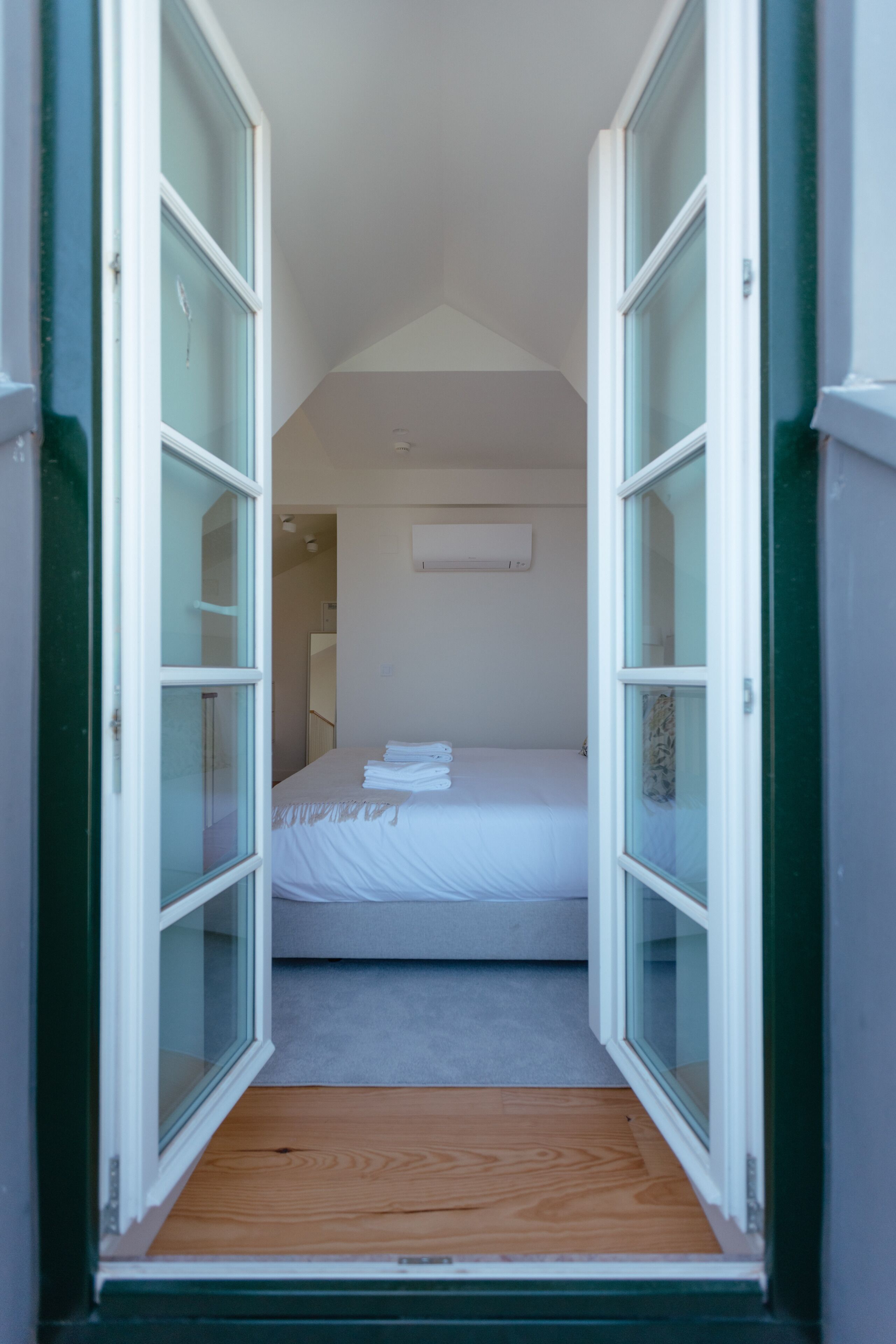 1 間睡房、熨斗/熨衫板、上網、床單