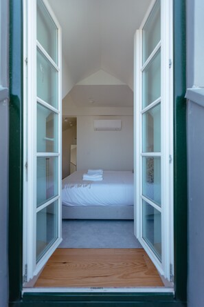 1 habitación, tabla de planchar con plancha y acceso a internet 