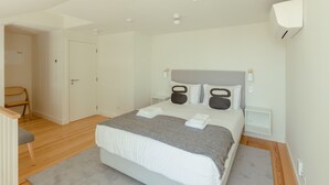 1 quarto, ferros/tábuas de passar roupa, acesso à internet