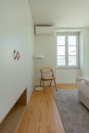 1 bedroom, iron/ironing board, Internet, bed sheets