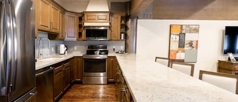 Suite, 2 Bedrooms | Private kitchen