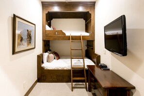 2 bedrooms
