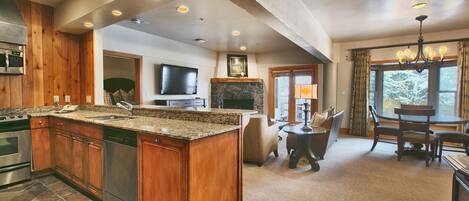 Suite, 2 Bedrooms | Private kitchen