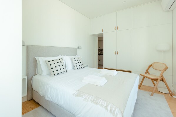 1 chambre, literie hypoallergénique, fer et planche à repasser