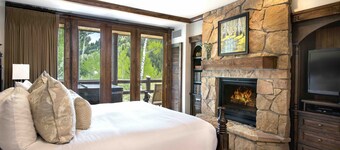 Junior King Suite 1 Bedroom Hotel Room by RedAwning