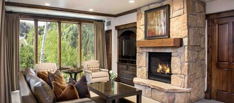 Junior King Suite 1 Bedroom Hotel Room by RedAwning