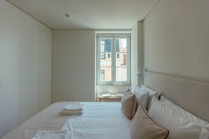 1 dormitorio, tabla de planchar con plancha, Internet y ropa de cama
