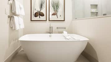 Studio | Bathroom