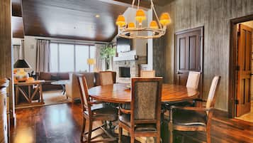 Suite, 3 Bedrooms | Private kitchen | Coffee/tea maker