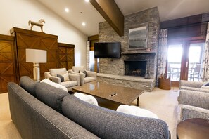 Living room - Luxury Four Bedroom Multi-Level Townhouse with Hot Tub 4 Townhouse by RedAwning (Park City)
