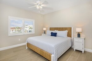 3 bedrooms, internet, bed sheets