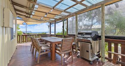 Yellow House Gracetown ~ A Peaceful Beach house with Ocean Views