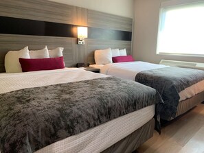 Standard Room, 2 Queen Beds, Non Smoking | Blackout drapes, free cribs/infant beds, bed sheets - Best Western Plus Brooklyn-Prospect Park (Brooklyn)