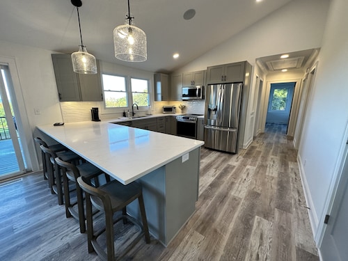 Travelers Rest, Furman, Greenville, and a mountain view!