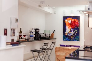 Superior Studio, Ensuite (Iffley Flat 1) | Shared kitchen - Holiday Lets London 1 (London)