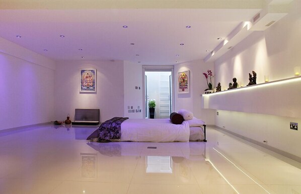 Superior Studio, Ensuite (Iffley Flat 1) | Room amenity - Holiday Lets London 1 (London)