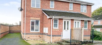 Ammaculate 3 Bedroom Property Near Caltic Manor