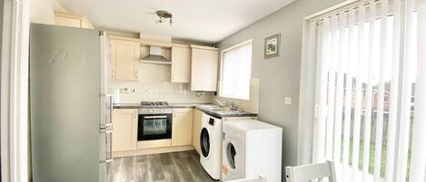 Nhà, nhiều giường | Bếp riêng | Tủ lạnh, lò vi sóng, lò nướng, bếp nấu