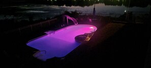 A heated pool - Seneca Riverfront Spa! Hot tub, Pool + Sauna! Pontoon Boat and Canoe Available! (Baldwinsville)