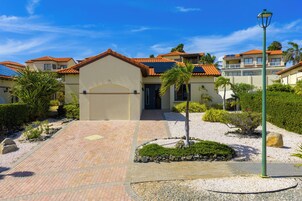 House (3 Bedrooms) | Property amenity