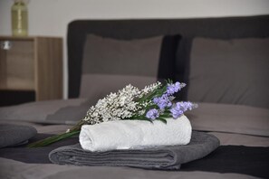 2 bedrooms, iron/ironing board, free WiFi - Filopappou Hill apt GTD8325 (Athens)