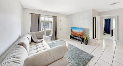 Fuseball & Games - 2 BD / 2 BTH Condo Miami!