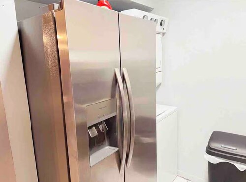 Fuseball & Games - 2 BD / 2 BTH Condo Miami!