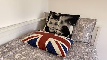 2 bedrooms, in-room safe, desk, free WiFi