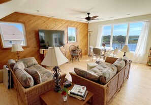 Televisión y reproductor de DVD 