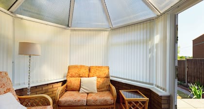 Tranquil Telford Retreat - 3 Bedroom House