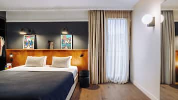 Chambre supérieure double | Coffre-fort, bureau, système d’insonorisation, accès au Wi-Fi (inclus)