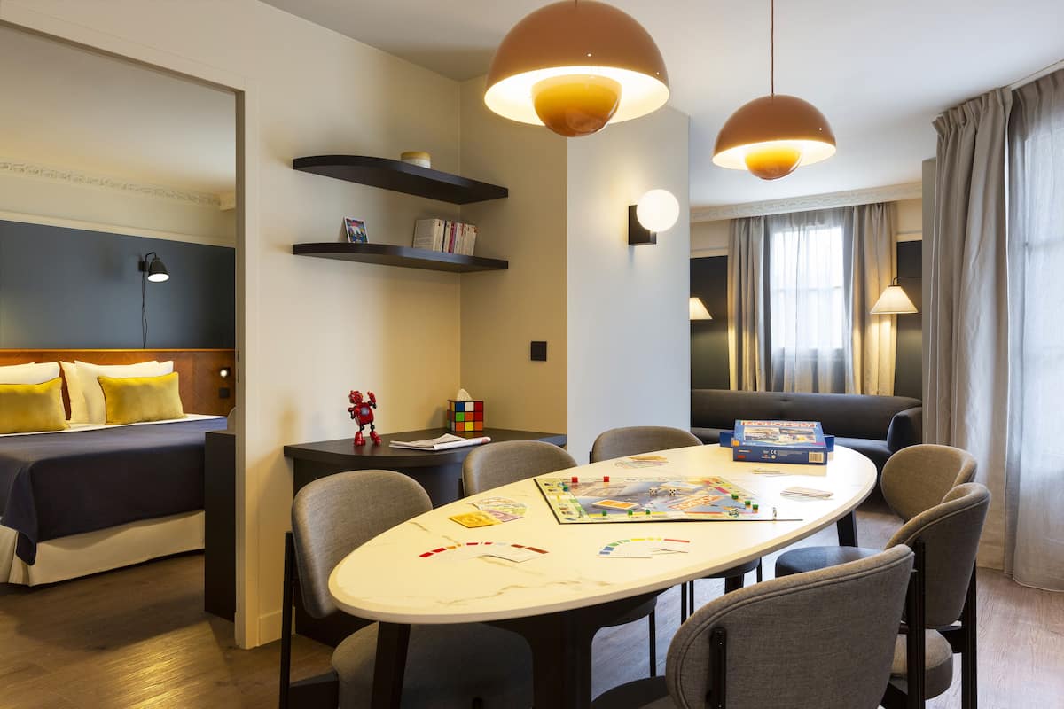 Premium-Apartment | Zimmersafe, Schreibtisch, schallisolierte Zimmer, kostenloses WLAN