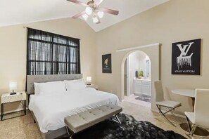 4 habitaciones, escritorio, tabla de planchar con plancha y wifi gratis 