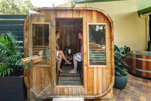 Coolum Family Hideaway with Pool, Sauna + Ice bath