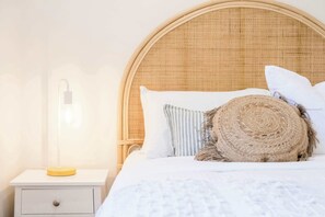 3 Schlafzimmer, Schreibtisch, Bügeleisen/Bügelbrett, Reisekinderbett