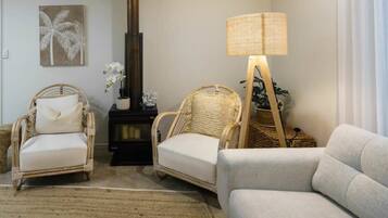 TV, fireplace, offices