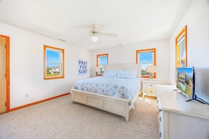 5 bedrooms, desk, free WiFi, bed sheets