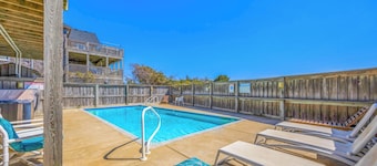 Oceanfront Dog Friendly w/ Saltwater Pool, Hot Tub, Sauna, Private Beach Access