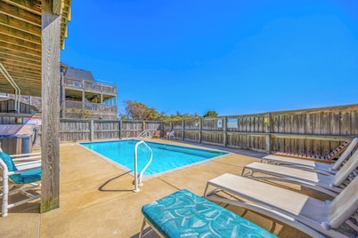 Oceanfront Dog Friendly w/ Saltwater Pool, Hot Tub, Sauna, Private Beach Access