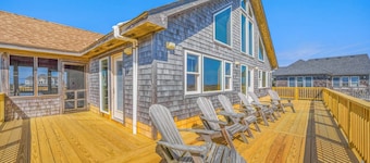 Oceanfront Dog Friendly w/ Saltwater Pool, Hot Tub, Sauna, Private Beach Access