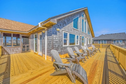 Oceanfront Dog Friendly w/ Saltwater Pool, Hot Tub, Sauna, Private Beach Access