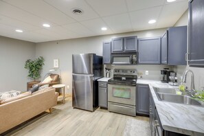 Fridge, microwave, stovetop, coffee/tea maker - Modern Yankton Apartment Near Riverside Park! (Yankton)